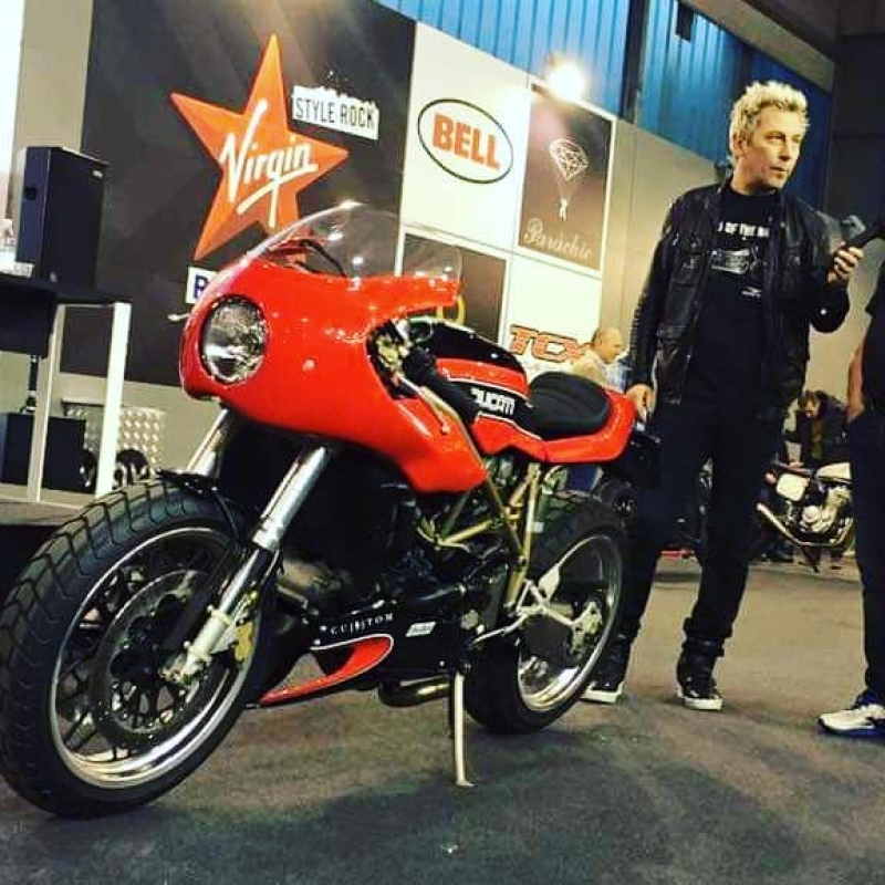 DJ Ringo premia Lucio per la Ducati